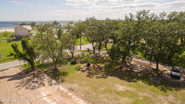 202 Palmetto Lane, Gulfport, MS 39507