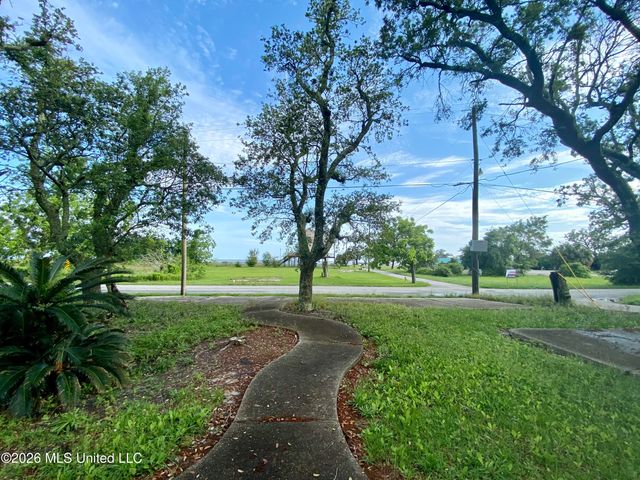 202 Palmetto Lane, Gulfport, MS 39507