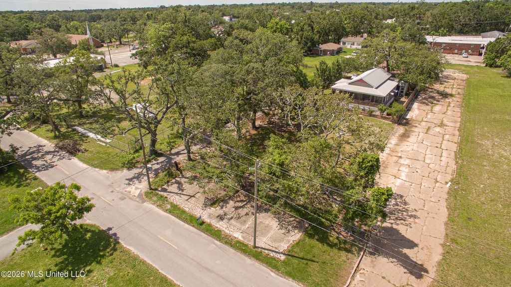 202 Palmetto Lane, Gulfport, MS 39507