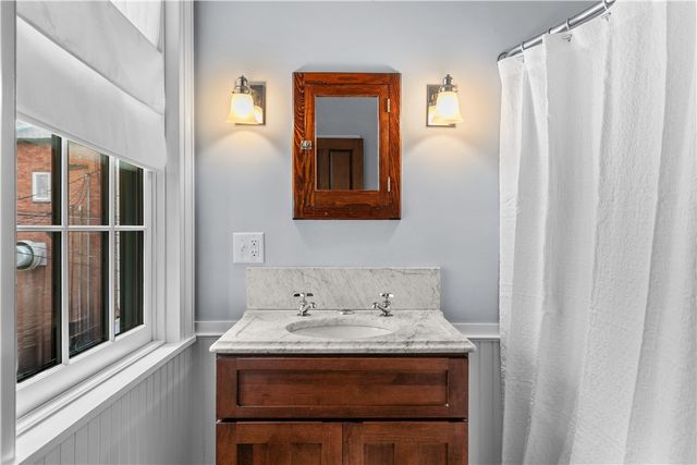 44 Bradford Street 49, Bristol, RI 02809