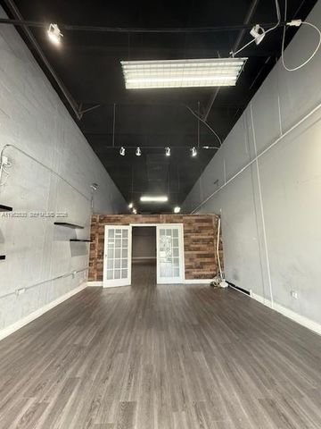 527 SW 12th Ave, Miami, FL 33130