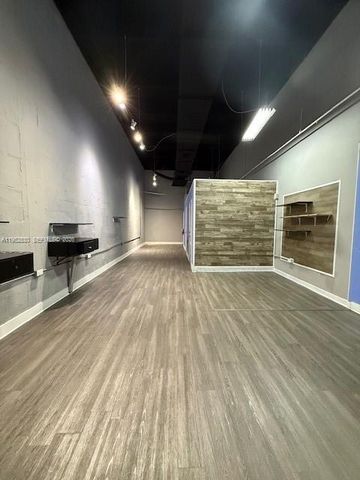 527 SW 12th Ave, Miami, FL 33130