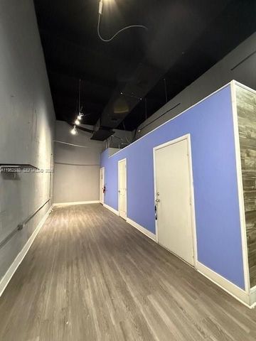 527 SW 12th Ave, Miami, FL 33130