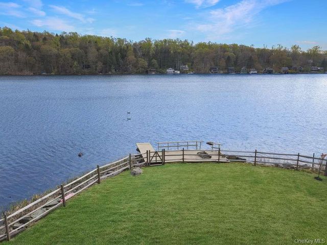 58 Twin Lakes Road, South Salem, NY 10590