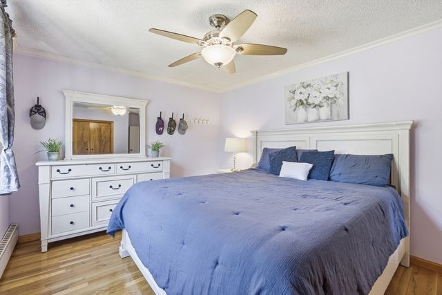 8 Maple Rd, Westford, MA 01886