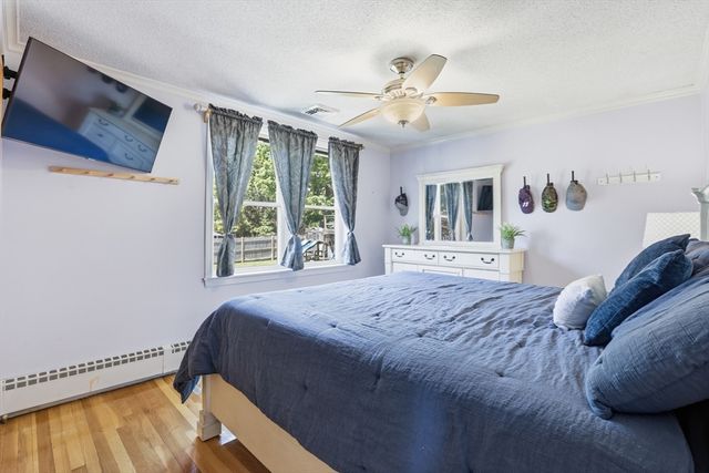 8 Maple Rd, Westford, MA 01886