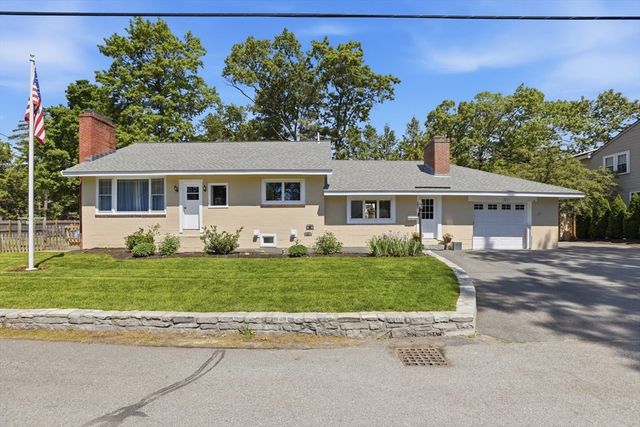 8 Maple Rd, Westford, MA 01886