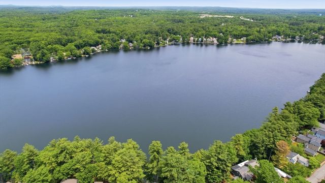 8 Maple Rd, Westford, MA 01886