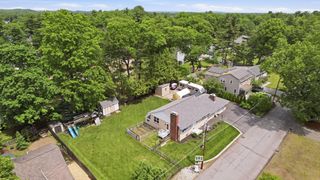 8 Maple Rd, Westford, MA 01886