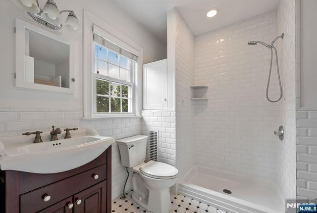 103 N Walnut Street, Ridgewood, NJ 07450