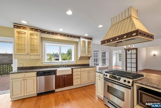 103 N Walnut Street, Ridgewood, NJ 07450
