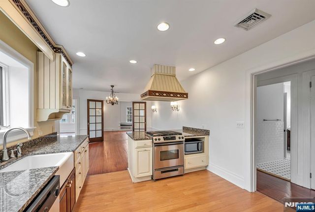 103 N Walnut Street, Ridgewood, NJ 07450