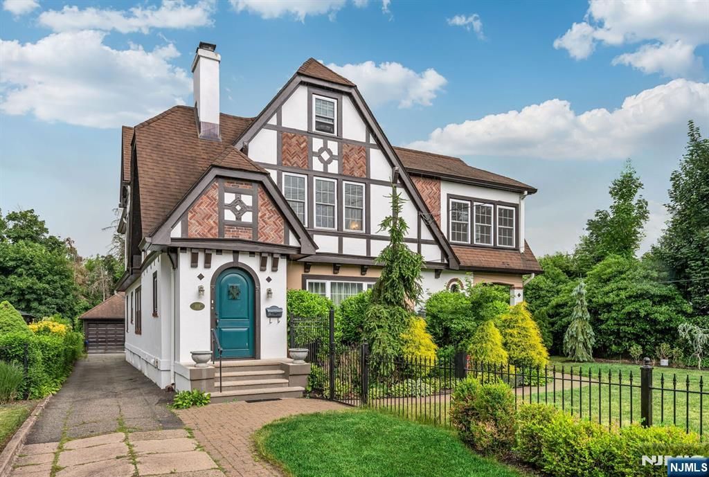 103 N Walnut Street, Ridgewood, NJ 07450