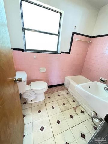 913 Belair Rd, Pensacola, FL 32505