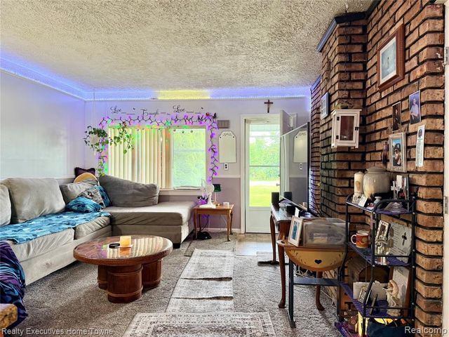 38303 Little Mack Avenue, Clinton Township, MI 48036
