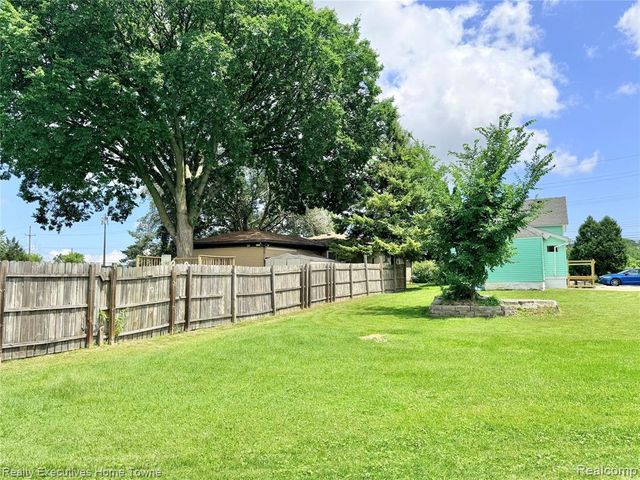 38303 Little Mack Avenue, Clinton Township, MI 48036
