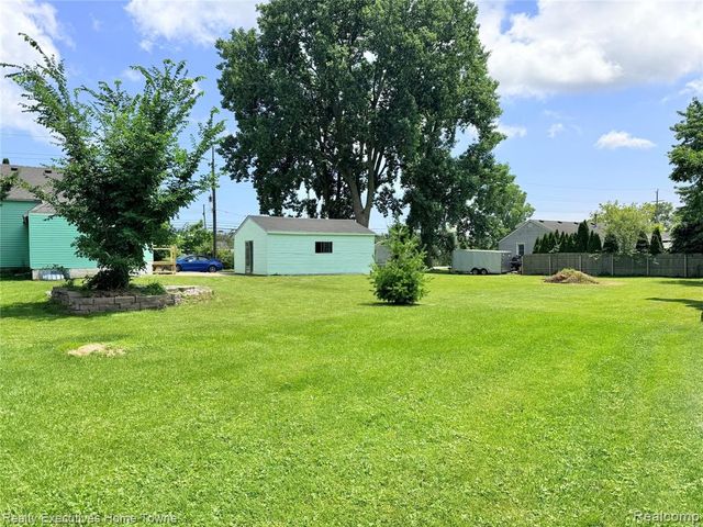 38303 Little Mack Avenue, Clinton Township, MI 48036
