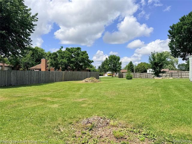 38303 Little Mack Avenue, Clinton Township, MI 48036