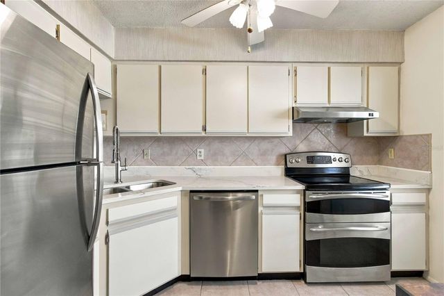 7294 CLOISTER DRIVE 23, Sarasota, FL 34231