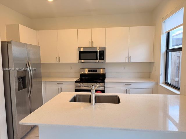 12875 SW 231st Ter, Miami, FL 33170