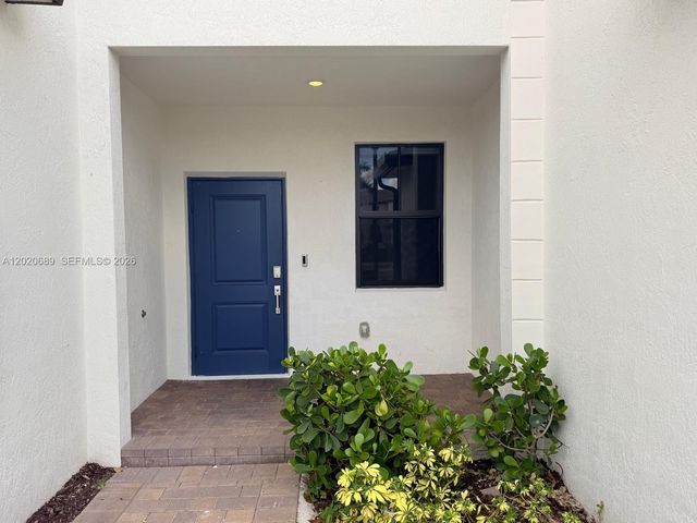 12875 SW 231st Ter, Miami, FL 33170