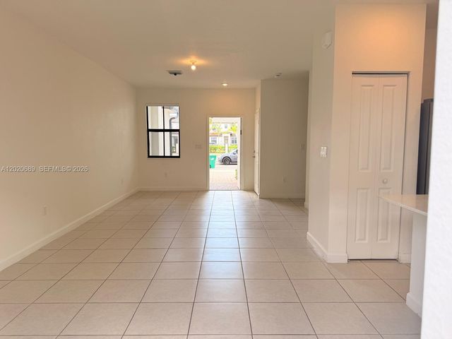 12875 SW 231st Ter, Miami, FL 33170