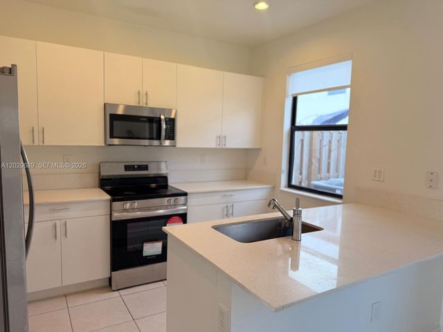 12875 SW 231st Ter, Miami, FL 33170