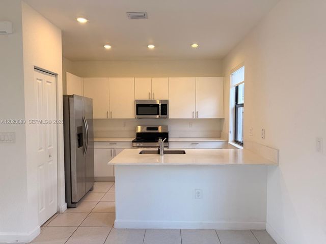 12875 SW 231st Ter, Miami, FL 33170