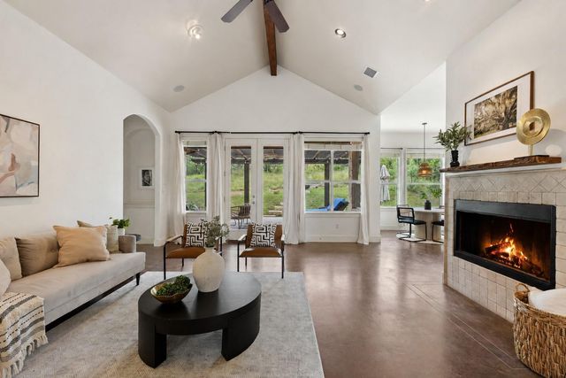 1906 Bee Creek RD, Spicewood, TX 78669