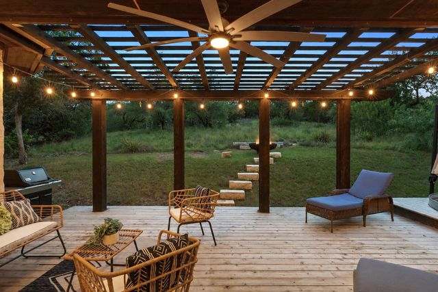 1906 Bee Creek RD, Spicewood, TX 78669