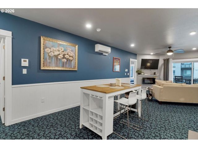 227 COMMERCIAL St Ne, Salem, OR 97301
