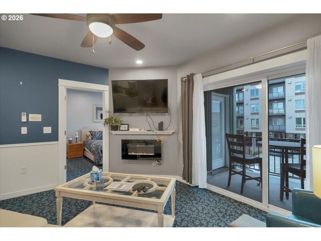 227 COMMERCIAL St Ne, Salem, OR 97301