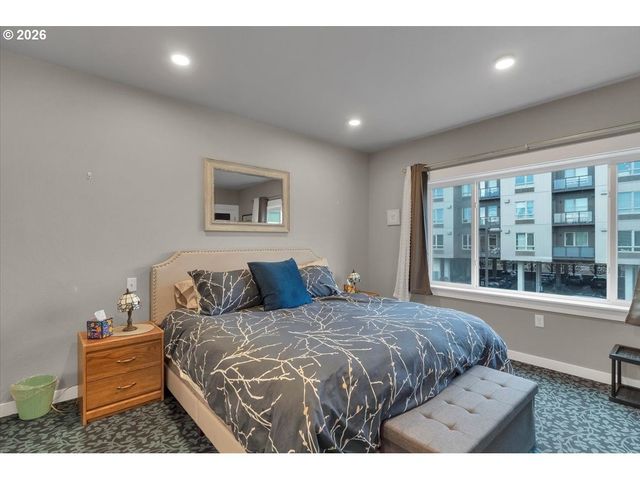 227 COMMERCIAL St Ne, Salem, OR 97301