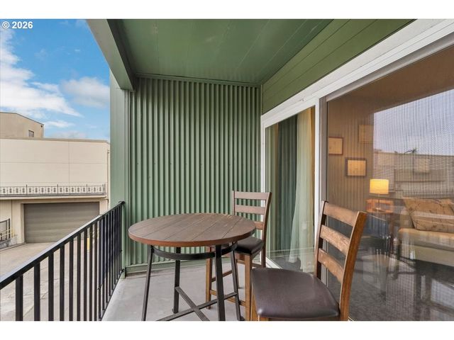 227 COMMERCIAL St Ne, Salem, OR 97301