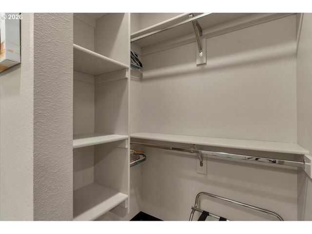 227 COMMERCIAL St Ne, Salem, OR 97301