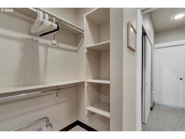 227 COMMERCIAL St Ne, Salem, OR 97301