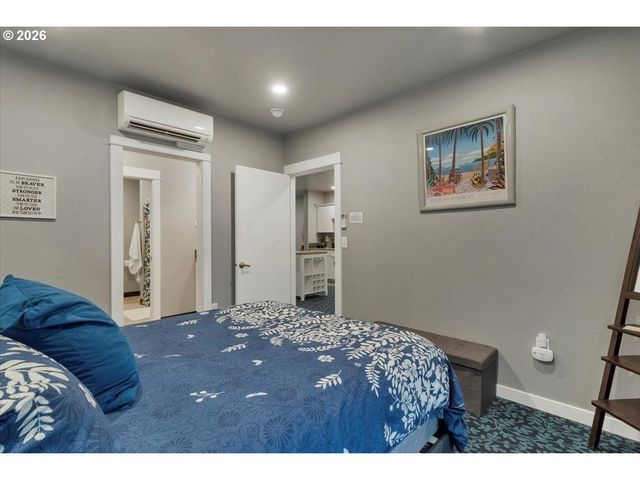 227 COMMERCIAL St Ne, Salem, OR 97301