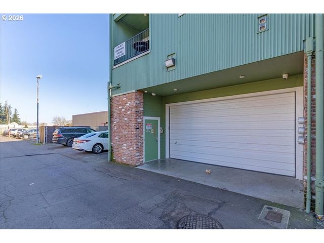 227 COMMERCIAL St Ne, Salem, OR 97301