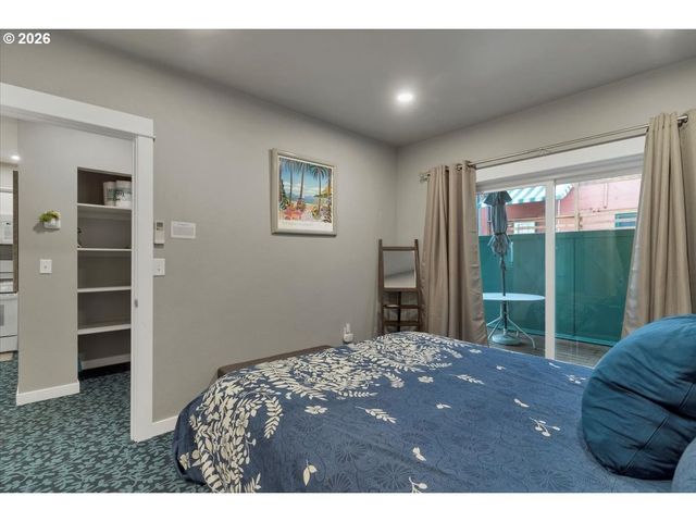 227 COMMERCIAL St Ne, Salem, OR 97301