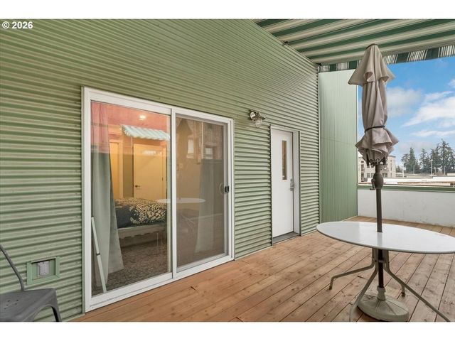 227 COMMERCIAL St Ne, Salem, OR 97301