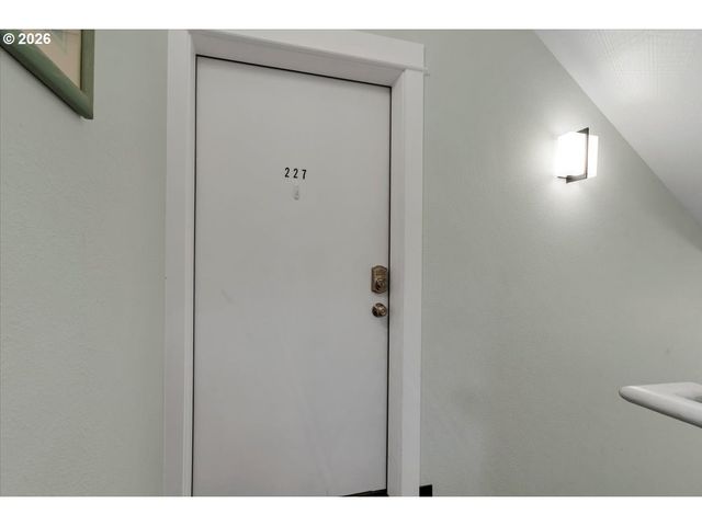 227 COMMERCIAL St Ne, Salem, OR 97301
