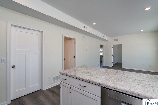 3122 Noble Drive, Mankato, MN 56001