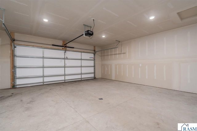 3122 Noble Drive, Mankato, MN 56001