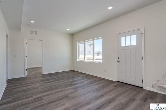 3122 Noble Drive, Mankato, MN 56001