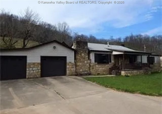 612 CROSS LANES Drive, Cross Lanes, WV 25143