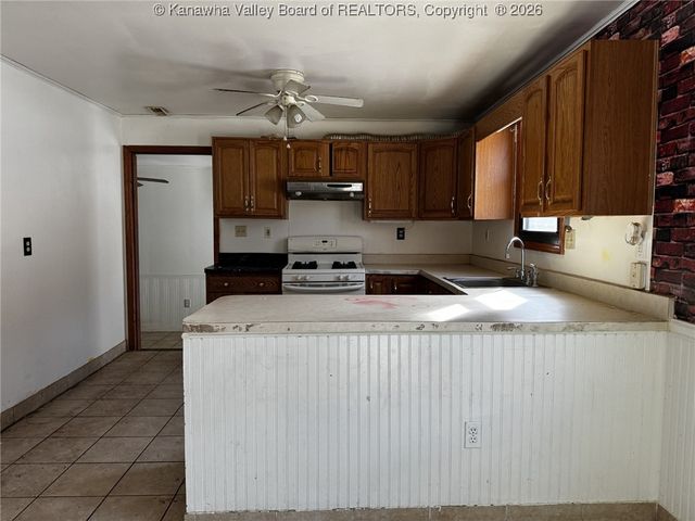 612 CROSS LANES Drive, Cross Lanes, WV 25143