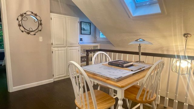 20 Charlton St, Sturbridge, MA 01566