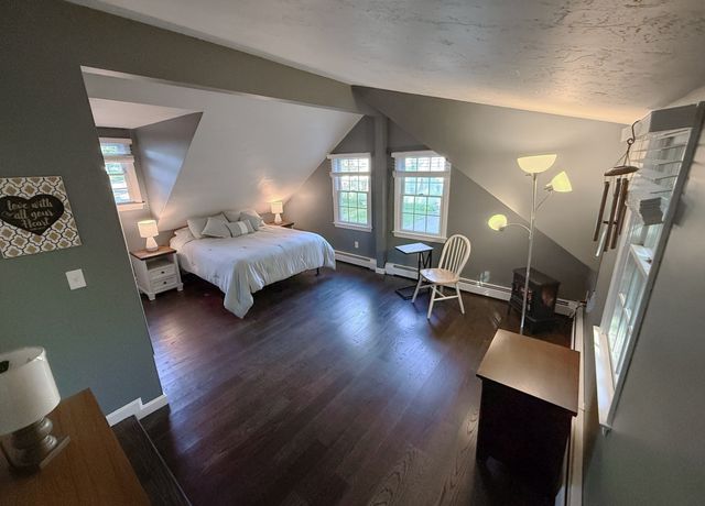 20 Charlton St, Sturbridge, MA 01566