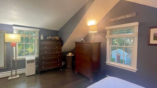 20 Charlton St, Sturbridge, MA 01566