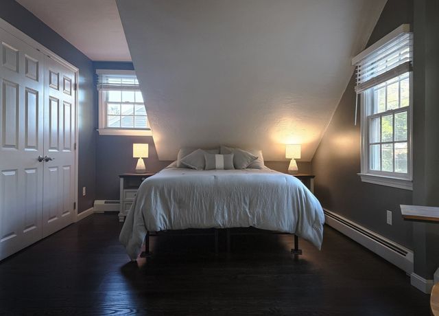 20 Charlton St, Sturbridge, MA 01566